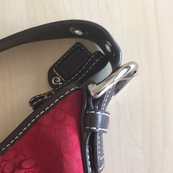 Coach Red Shoulder Bag Signature C’s - Picture 5 of 8